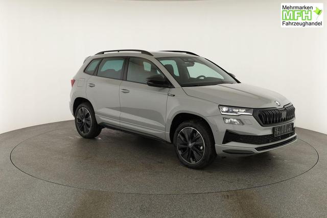 Skoda Karoq Sportline 1.5 TSI DSG Sportline, Pano, AHK, Navi, CANTON, Matrix, AreaView, Side, el. Klappe, FS-beheizbar, 5 J.-Garantie 