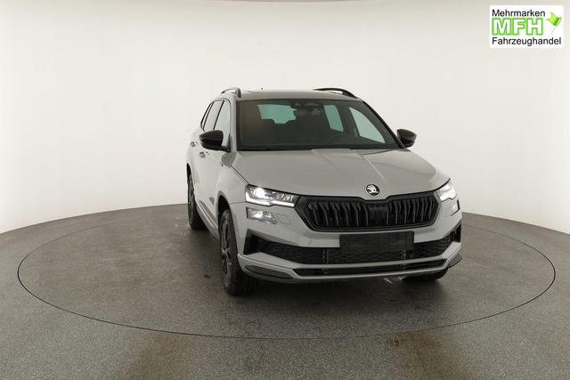 Skoda Karoq Sportline 1.5 TSI DSG Sportline, Pano, AHK, Navi, CANTON, Matrix, AreaView, Side, el. Klappe, FS-beheizbar, 5 J.-Garantie 