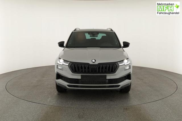 Skoda Karoq Sportline 1.5 TSI DSG Sportline, Pano, AHK, Navi, CANTON, Matrix, AreaView, Side, el. Klappe, FS-beheizbar, 5 J.-Garantie 