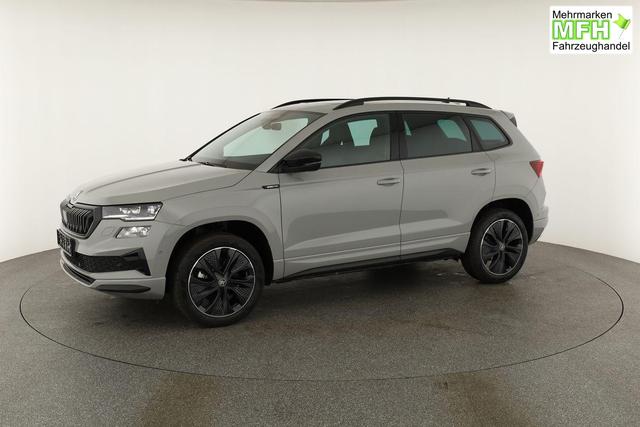 Skoda Karoq Sportline 1.5 TSI DSG Sportline, Pano, AHK, Navi, CANTON, Matrix, AreaView, Side, el. Klappe, FS-beheizbar, 5 J.-Garantie 