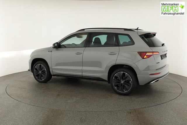 Skoda Karoq Sportline 1.5 TSI DSG Sportline, Pano, AHK, Navi, CANTON, Matrix, AreaView, Side, el. Klappe, FS-beheizbar, 5 J.-Garantie 