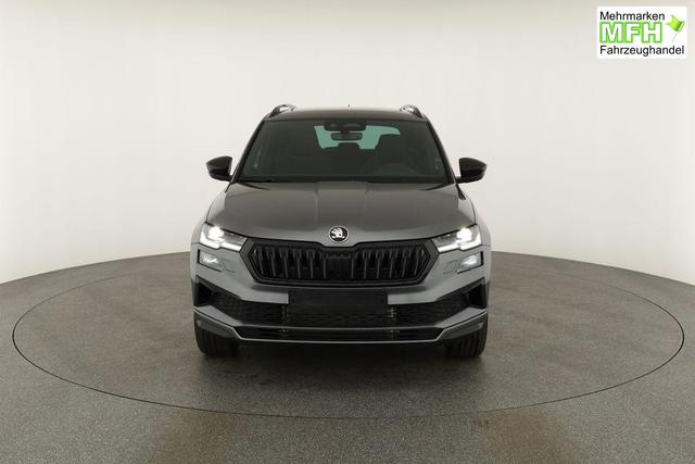 Skoda Karoq Sportline 1.5 TSI DSG Sportline, Pano, AHK, Navi, CANTON, Matrix, AreaView, Side, el. Klappe, FS-beheizbar, 5 J.-Garantie 