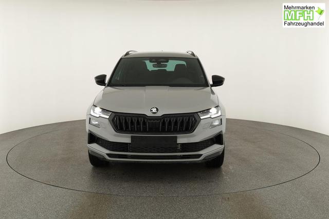 Skoda Karoq Sportline 1.5 TSI DSG Sportline, AHK, Navi, CANTON, Matrix, AreaView, Side, Kamera, el. Klappe, FS-beheizbar, 5 J.-Garantie 