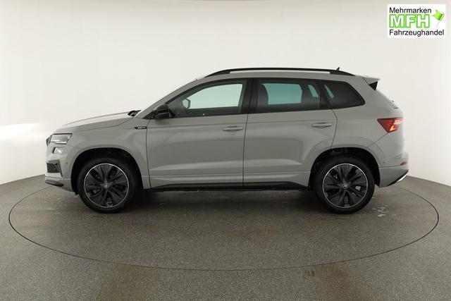 Skoda Karoq Sportline 1.5 TSI DSG Sportline, AHK, Navi, CANTON, Matrix, AreaView, Side, Kamera, el. Klappe, FS-beheizbar, 5 J.-Garantie 