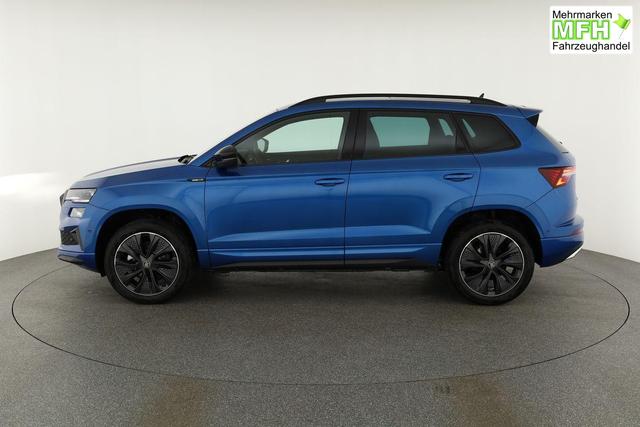 Skoda Karoq Sportline 1.5 TSI DSG Sportline, Pano, AHK, Navi, CANTON, Matrix, AreaView, Side, el. Klappe, FS-beheizbar, 5 J.-Garantie 