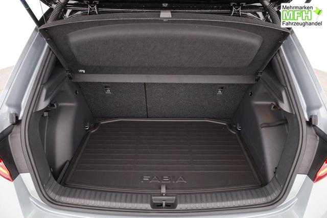 Skoda Fabia Monte Carlo 1.5 TSI DSG Carlo, Ladeboden, LED, Kamera, App-Connect, 17-Zoll 