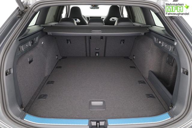 Volkswagen Passat Variant 2.0 TDI 142 kW 4Motion R-Line DSG 4M Black, Pano, AHK, Navi, IQ.Light, Side, Kamera, el. Klappe, 19-Zoll, 5 J.-Garantie 