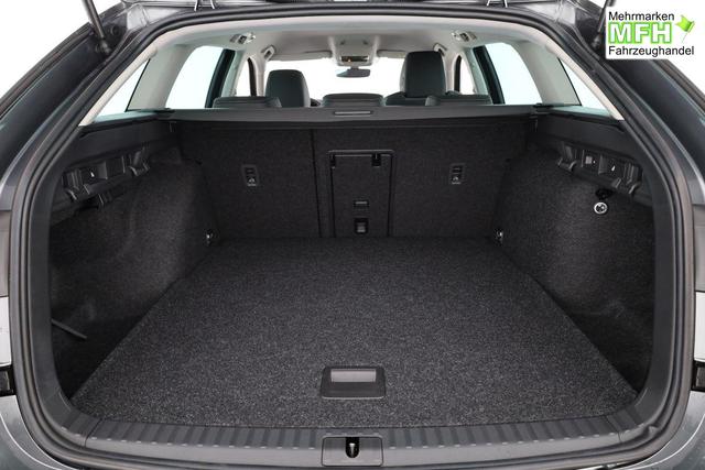 Skoda Octavia Combi 1.5 TSI 110 kW Selection Selection, AHK, LED, Side, ACC, Kamera, 17-Zoll 