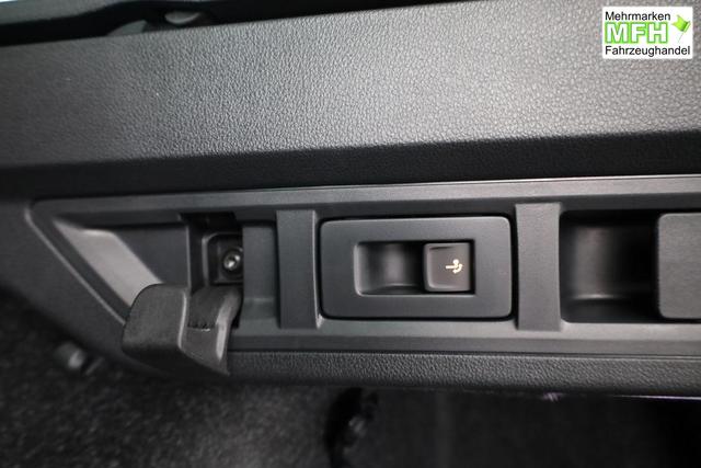Skoda Octavia Combi 1.5 TSI 110 kW Selection Selection, AHK, LED, Side, ACC, Kamera, 17-Zoll 