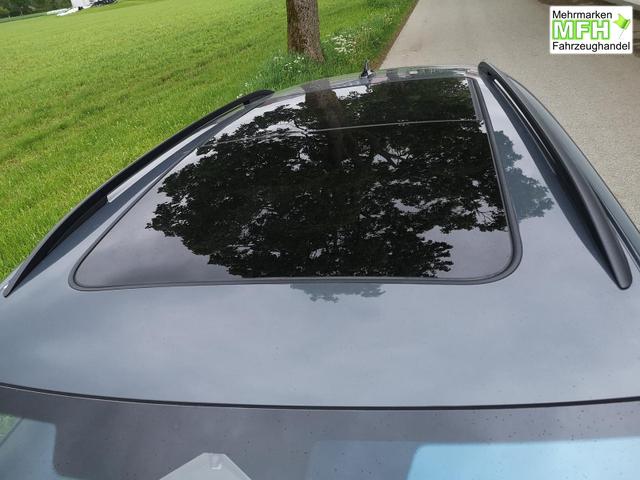 Volkswagen Tiguan 2.0 TDI 110 kW R-Line DSG Head Up Black 360 AHK 