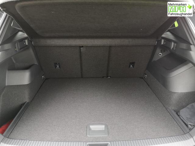 Volkswagen Tiguan 2.0 TDI 110 kW R-Line DSG Head Up Black 360 AHK 