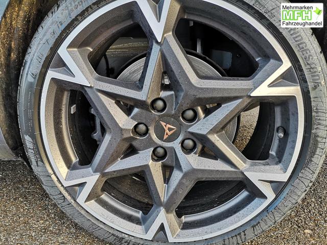 Cupra Leon Sportstourer 2.0 TSI 245 kW 4Drive VZ Kombi 2.0TSI DSG 4x4 AHK GV5 Matrix el. Hk Pano Navi Sound 