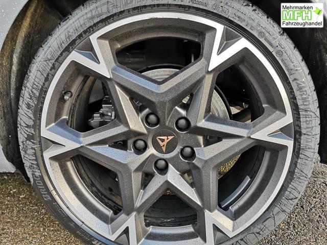 Cupra Leon Sportstourer 2.0 TSI 245 kW 4Drive VZ Kombi 2.0TSI DSG 4x4 AHK GV5 LED el. Hk Pano 