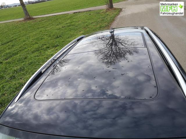 Volkswagen Tiguan 2.0 TDI Life 4x4 Pano IQ LED Head GV5 AHK 360 