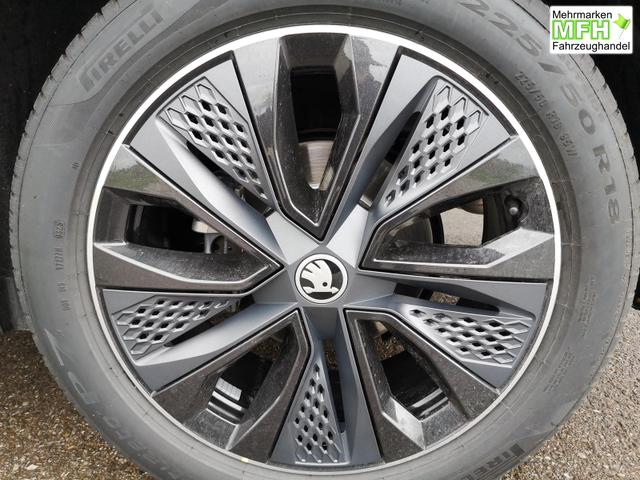 Skoda Karoq Sportline 1.5TSI DSG ACC Pano AHK GV4 