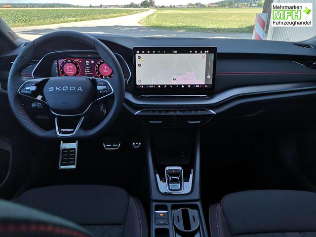 Skoda Octavia Combi 2.0 TSI 195 kW RS Kombi 2.0TSI Pano Matrix Area AHK Sound GV5 