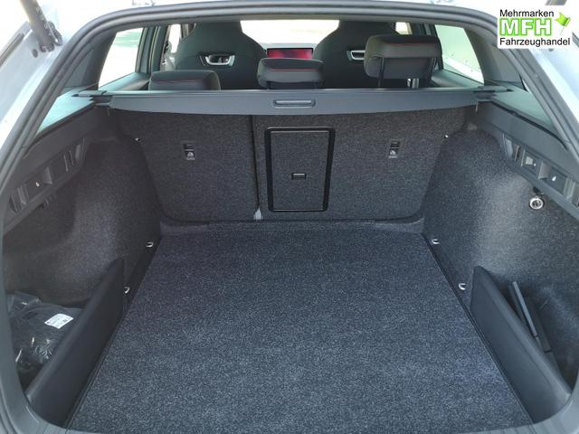 Skoda Octavia Combi 2.0 TSI 195 kW RS Kombi 2.0TSI Pano Matrix Area AHK Sound GV5 