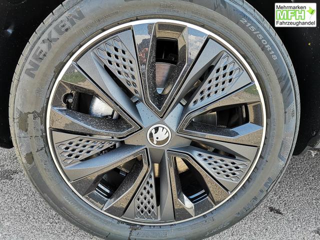 Skoda Karoq Sportline 1.5TSI DSG AHK Matrix ACC Navi 