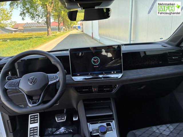Volkswagen Tiguan 2.0 TDI 110 kW R-Line DSG Head Up Black 360 AHK 