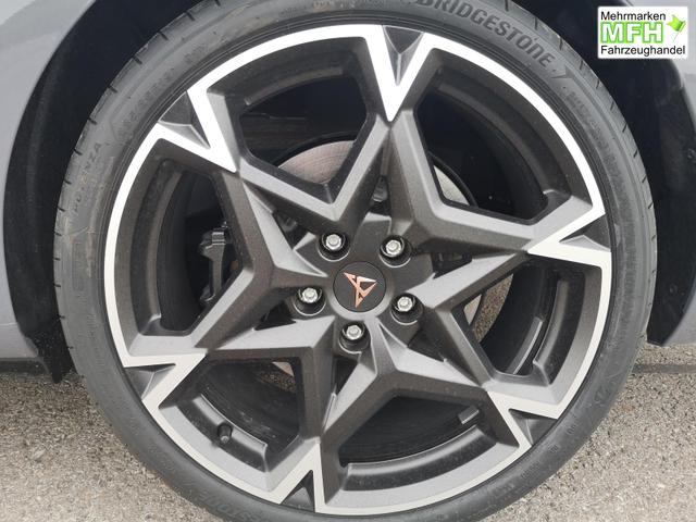 Cupra Leon Sportstourer 2.0 TSI 245 kW 4Drive VZ Kombi ST 2.0TSI AHK Sound ACC 