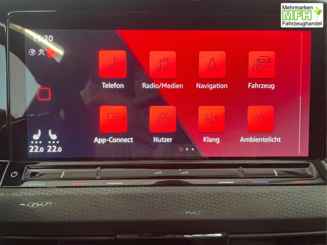 Volkswagen / Golf / Schwarz / / / DSG AHK+Pano+Sitzheizung vo+hi