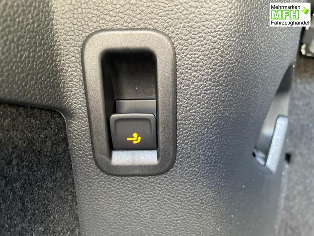 Volkswagen / Golf / Schwarz / / / DSG AHK+Pano+Sitzheizung vo+hi