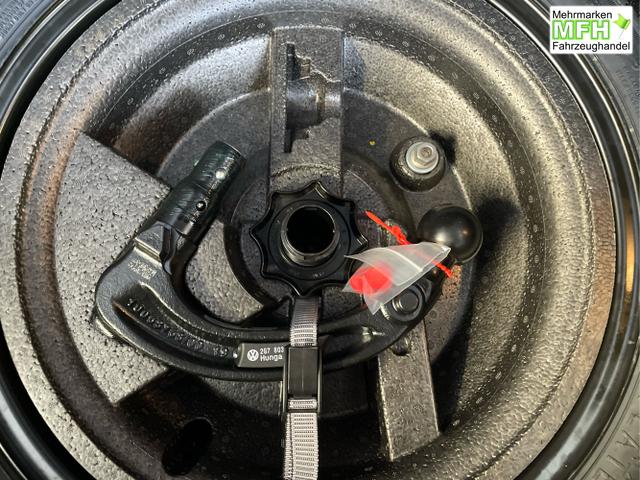 Volkswagen / Taigo / Grau / / / 150PS DSG AHK+Pano+IQ-Light