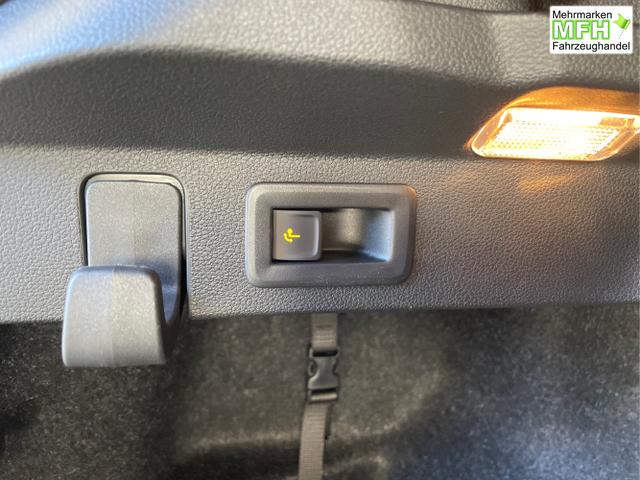 Skoda / Scala / Silber / / / 115PS DSG AHK+App-Connect