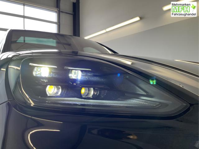 Porsche / Cayenne / Schwarz / / / Hinterachslenkung+Nachtsicht+Sitzbel&uuml;ftung
