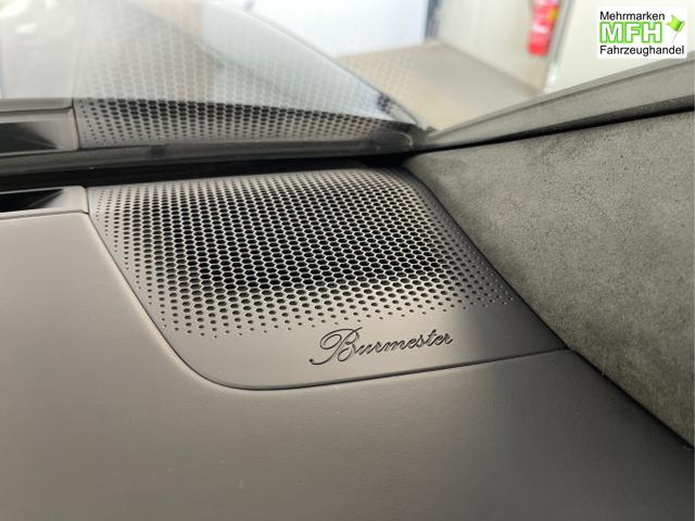 Porsche / Cayenne / Schwarz / / / Hinterachslenkung+Nachtsicht+Sitzbel&uuml;ftung