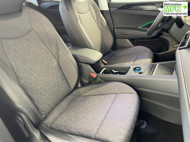 Volkswagen / Tiguan / Grau / / / 150PS DSG 360°Kamera+IQ.Light