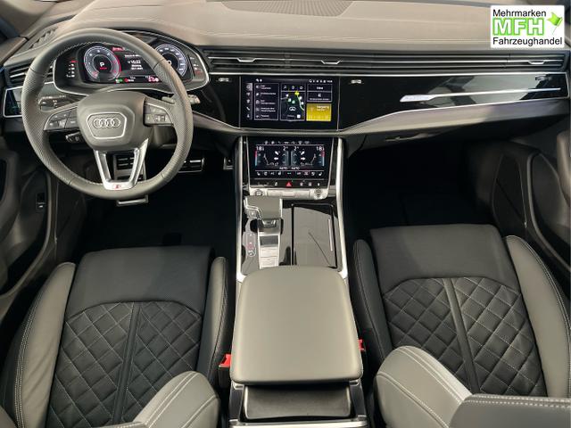 Audi / Q8 / Schwarz / / / S line STHZ+Pano+AHK+HUD