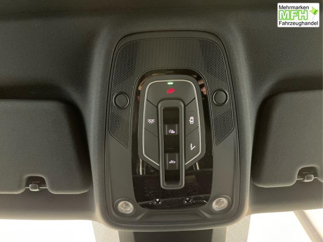 Audi / Q8 / Schwarz / / / S line STHZ+Pano+AHK+HUD