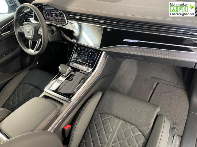 Audi / Q8 / Schwarz / / / S line STHZ+Pano+AHK+HUD