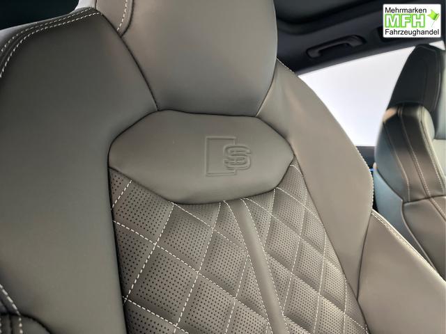 Audi / Q8 / Schwarz / / / S line STHZ+Pano+AHK+HUD