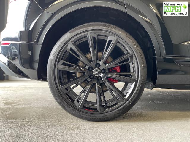 Audi / Q8 / Schwarz / / / S line STHZ+Pano+AHK+HUD