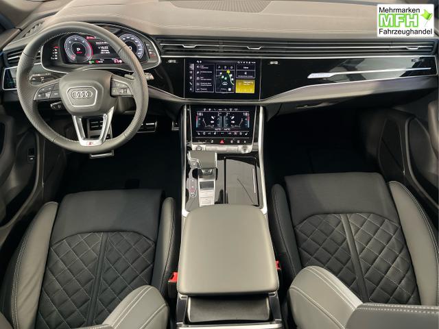 Audi / Q8 / Schwarz / / / S line STHZ+Pano+AHK+HUD