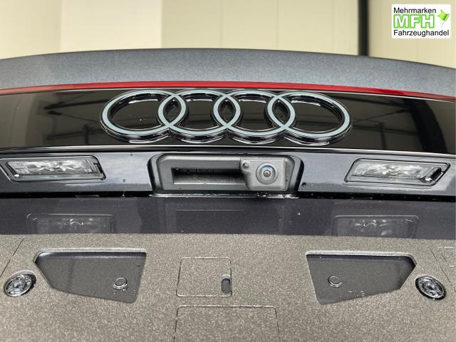 Audi / Q8 / Schwarz / / / S line STHZ+Pano+AHK+HUD