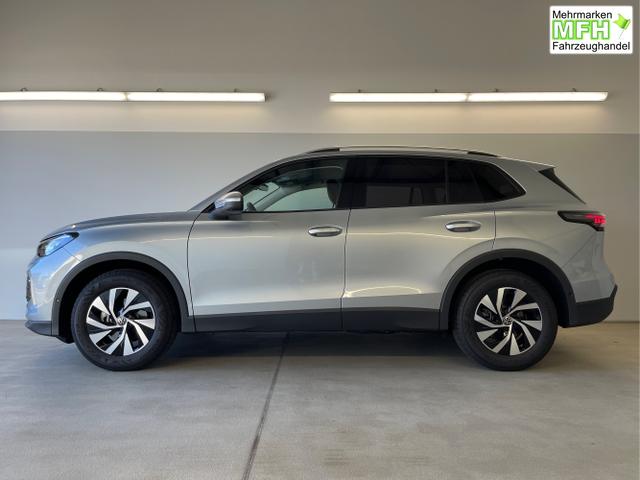 Volkswagen / Tiguan / Silber / / / 150PS DSG IQ.Light