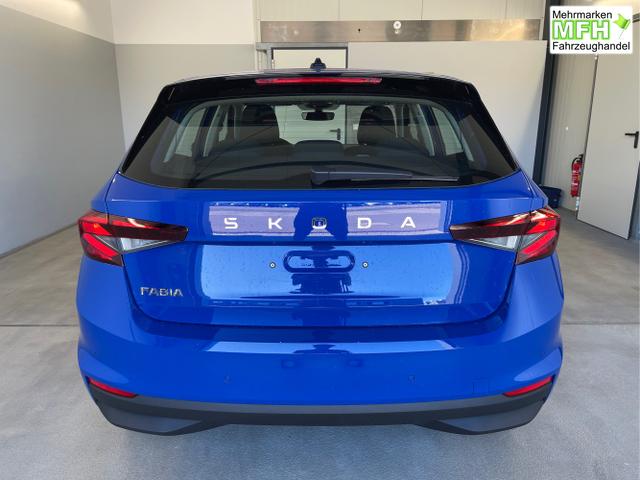 Skoda / Fabia / Blau / / / 115PS App Connect