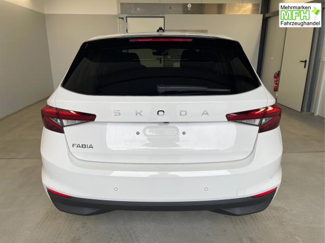 Skoda / Fabia / Wei&szlig; / / / 115PS DSG AHK+Kamera