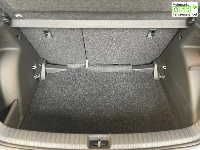 Skoda / Fabia / Wei&szlig; / / / 115PS DSG AHK+Kamera