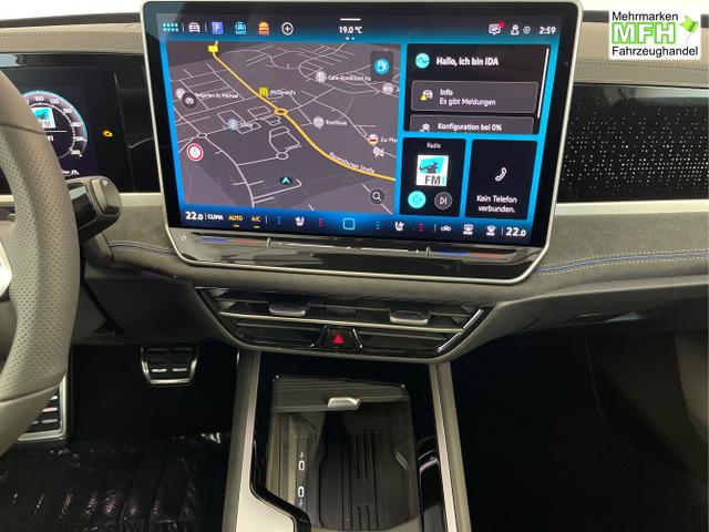 Volkswagen / Passat Variant / Grau / / / 265PS AHK+Pano+Harman Kardon