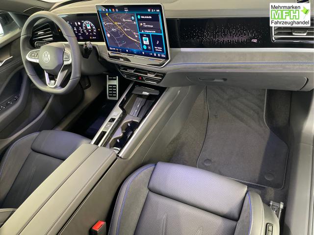 Volkswagen / Passat Variant / Grau / / / 265PS AHK+Pano+Harman Kardon