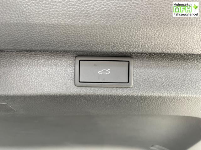 Skoda / Karoq / Grau / / / 150PS TDI DSG 4x4 AHK+Navi+ACC+Kamera+Sitzheiz+eHeck+GV5