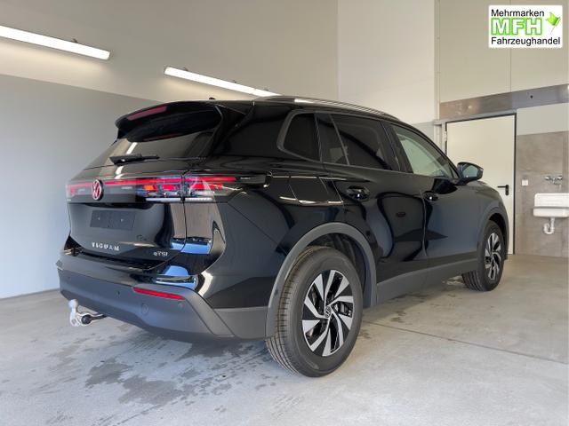 Volkswagen / Tiguan / Schwarz / / / 150PS eTSI DSG AHK+360&deg;+IQ.Light+IQ.Drive+Navi