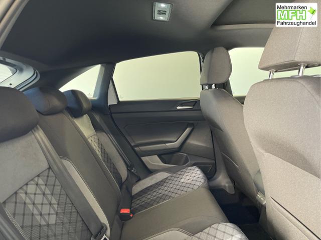 Volkswagen / Taigo / Silber / / / 150PS DSG Pano+IQ.Light+Discover Pro