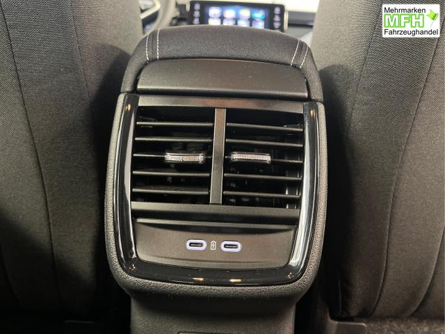 Skoda / KAMIQ / Schwarz / / / 115PS AHK+Kessy