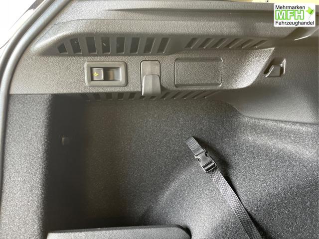 Skoda / KAMIQ / Schwarz / / / 115PS AHK+Kessy