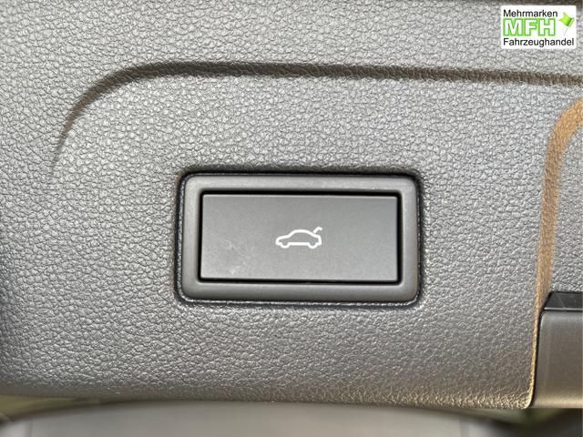 Volkswagen / Touran / Silber / / / 1.5 TSI DSG 7Sitz+AHK+IQ.Light+Kamera+Navi+eHeck+Keyless+Sitzheiz